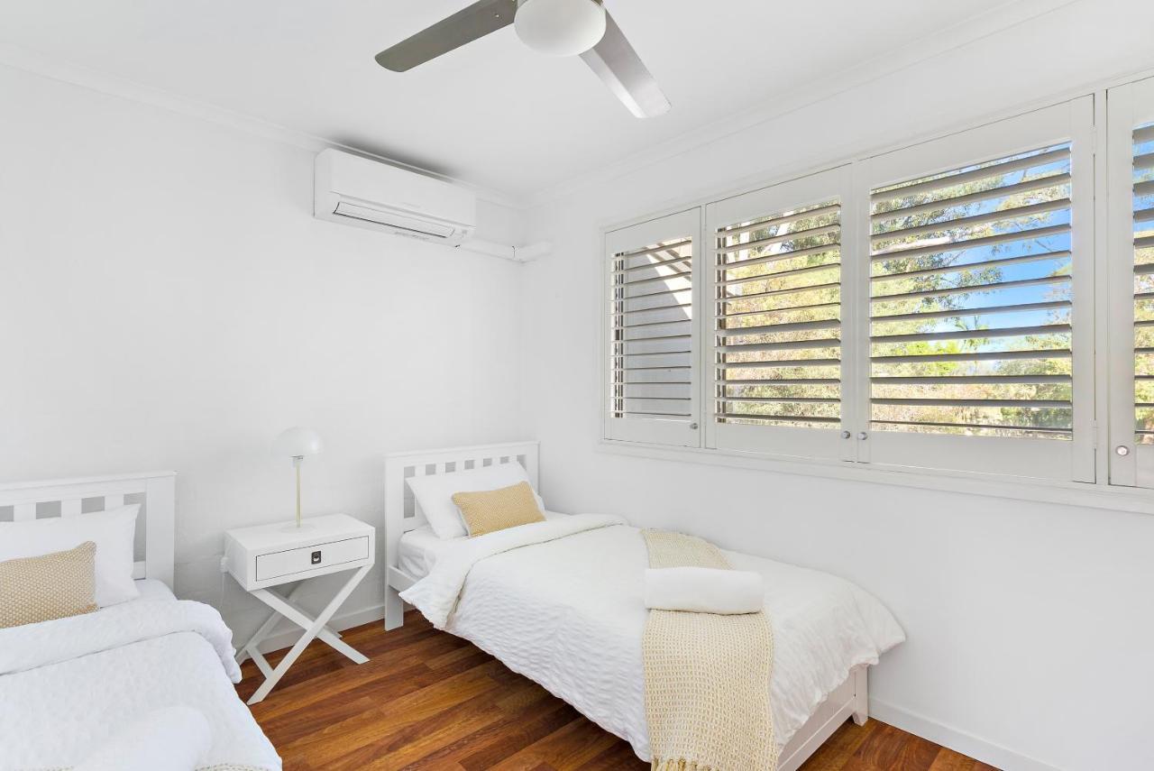 Stylish Townhouse, Private Courtyard Walk To Beach 누사빌 외부 사진